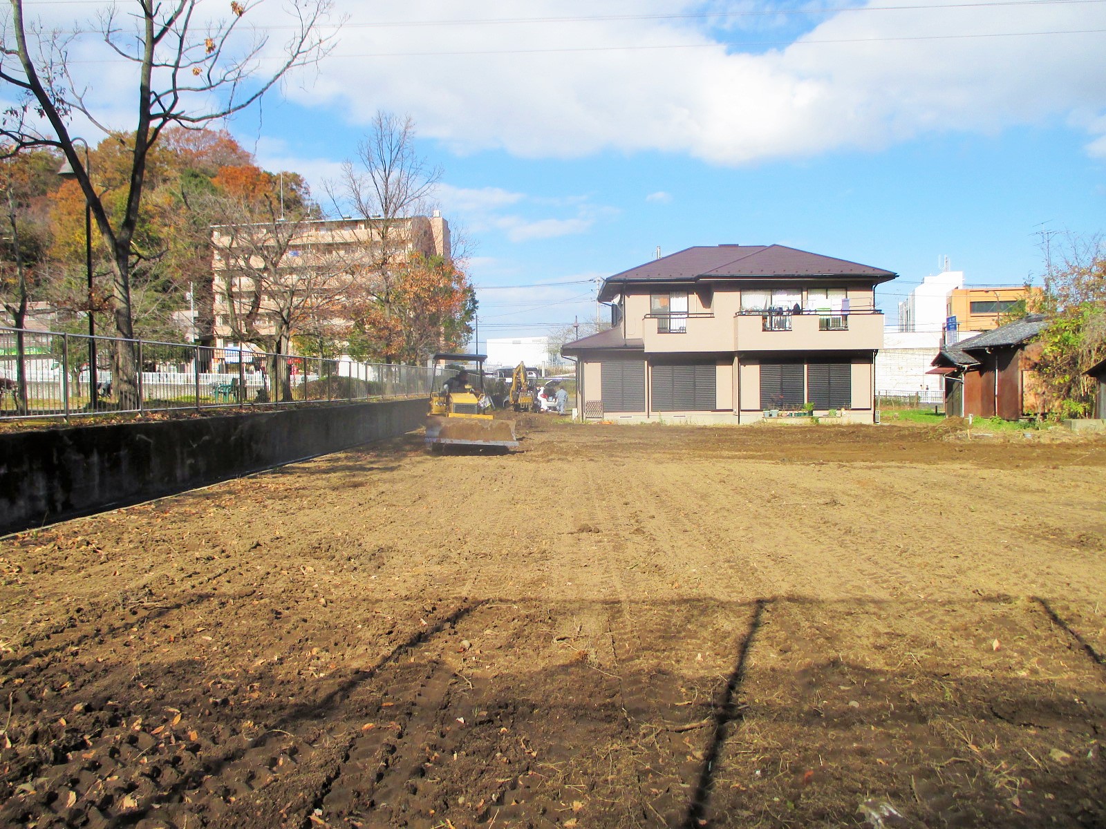 稲城市大丸売地